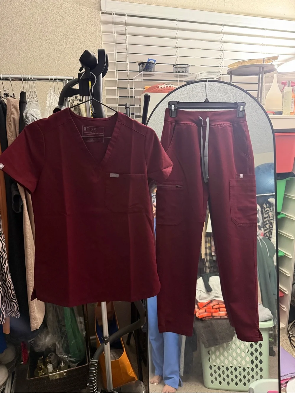 Figs women Wine Drawstring tops and pants